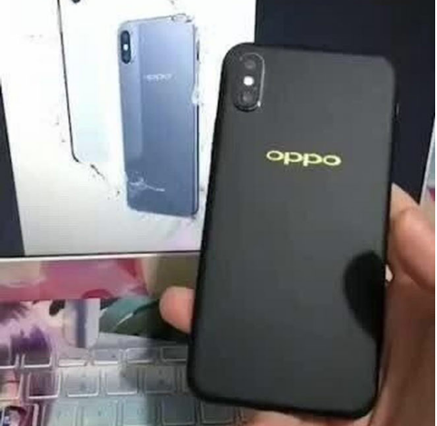 Xuất hiện Oppo R13 thiết kế đẹp như iPhone X