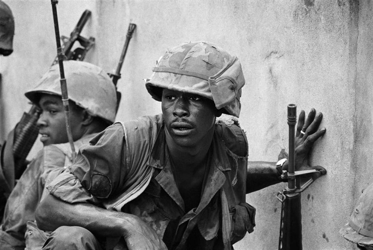 [Image: Redsvn-Philip-Jones-Griffiths-Vietnam-war-26_YAGP.jpg]