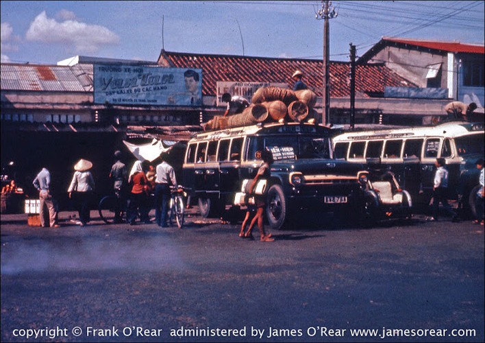 [Image: oldbusesinvietnamduringthe1960s281029_XNCO.jpg]