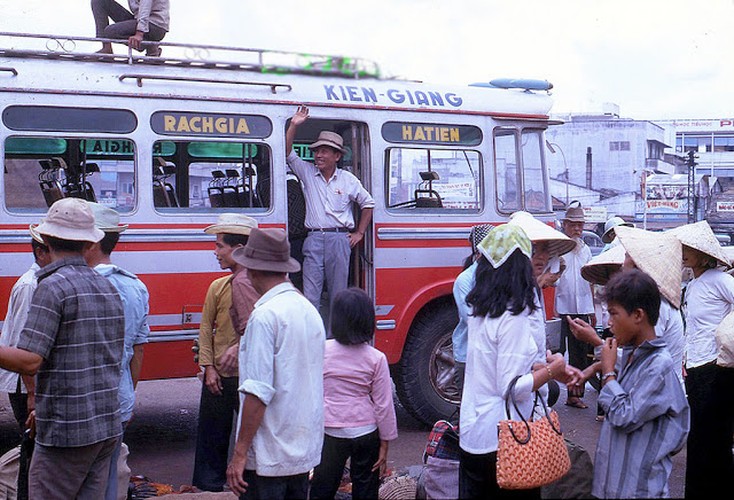 [Image: oldbusesinvietnamduringthe1960s283029_YAWK.jpg]