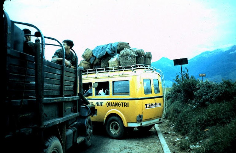 [Image: oldbusesinvietnamduringthe1960s28729_PNIY.jpg]