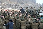 Nhà lãnh đạo Kim Jong-un đến sát biên giới Hàn Quốc