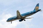 Máy bay Vietnam Airlines hạ cánh khẩn cấp