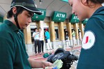 Phí ATM: Thu sai phải trả lại