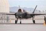 Hình ảnh đầu tiên tiêm kích F-35B tại Nhật Bản