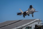 F-35 Mỹ lần đầu tiên hạ cánh lên tàu sân bay nước ngoài