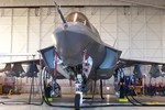 Không quân Mỹ bảo dưỡng tiêm kích F-35: Khác lạ và vô cùng khó khăn!