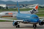 Máy bay Vietnam Airlines và Jetstar Pacific suýt đâm nhau