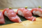 Bí mật tàn nhẫn của món sushi ngon và đắt nhất thế giới