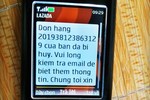 Bị hủy đơn hàng mua đôi giày "giá sốc”, khách "tố" Lazada lừa đảo