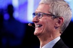 Tim Cook kiếm tiền khủng thế nào từ khi trở thành CEO Apple?