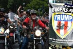 Hàng nghìn dân chơi môtô Harley-Davidson ủng hộ Trump