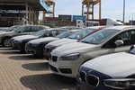 Hơn 400 xe ôtô BMW "phơi mình" tại cảng Sài Gòn