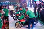 Thợ sửa xe máy Việt Nam thi tài cùng Castrol