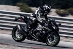 Siêu môtô Kawasaki ZX-10RR 2018 giá 760 triệu đồng