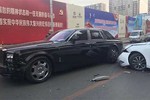 Chủ xe Rolls-Royce "khuyên" tài xế Hyundai bán nhà sau va chạm