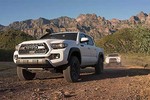 Toyota ra mắt Tacoma TRD Pro 2019 "đấu" Ford Ranger Raptor