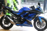 Cận cảnh Kawasaki Ninja 300 2018 mới giá 99 triệu đồng