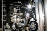 Xe máy điện Vespa Elettrica "chốt giá" 171 triệu đồng 