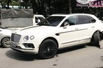 Bentley Bentayga tiền tỷ bị taxi đâm “gãy chân” ở HN