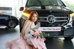 Hot girl Sam tậu Mercedes-Benz V250 Luxury hơn 2,5 tỷ đồng