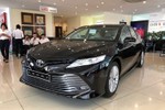 Toyota Camry tại Việt Nam giảm 40 triệu đồng "đấu" Vinfast Lux A2.0