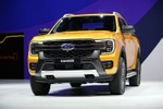 Cận cảnh "hàng hot" Ford Ranger 2022 từ 680 triệu đồng tại Thái Lan