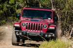 Jeep tiếp tục triệu hồi hàng loạt các dòng xe động cơ xăng lai điện