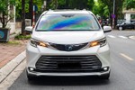 "Soi" Toyota Sienna Platinum chạy 2 năm, bán vẫn hơn 4 tỷ ở Hà Nội