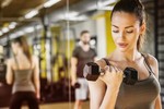 Bật mí bí quyết hạn chế nổi mụn sau khi tập gym cho nữ