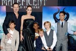 Bí mật về những “cậu ấm, cô chiêu” nhà Angelina Jolie và Brad Pitt