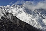 Trung Quốc bị cáo buộc "thay đổi" chiều cao đỉnh Everest