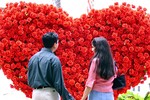 Valentine khắc khoải: Phụ nữ 30 tuổi "chưa từng yêu" ở Hong Kong