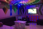 Thu nhập 30 triệu/tháng, cô “gái tay vịn” karaoke vẫn muốn bỏ nghề