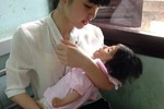 Nhan sắc cô gái Lào Cai nhận nuôi bé 14 tháng nặng 3,5 kg