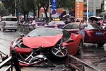 Video: Vừa thuê siêu xe Ferrari, nữ tài xế gây tai nạn liên hoàn