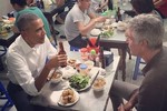 Vợ chồng ông Obama ăn phở bò, cơm thịt kho, chả giò khi đến TP.HCM