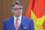 Mơ World Cup cùng HLV Troussier, tuyển Việt Nam phải thay đổi thế nào?