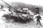 Trung Quốc "đi cửa hậu" ra sao để sở hữu siêu tăng T-72?