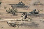 “Nghiến răng” mua bản quyền xe tăng T-90S, Ấn Độ tốn bao nhiêu tiền cho Nga?