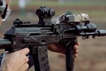 Vì sao súng trường AK-12 của Nga "ăn đứt" M4 của Mỹ về mọi mặt?