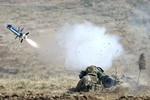 Binh sĩ Ukraine được phép dùng Javelin tấn công xe tăng Nga ở Donbass