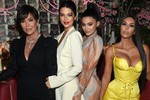 Mẹo ăn uống giúp “gia đình thị phi” Kardashian giữ dáng “hồ lô”, căng mọng