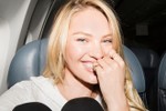 Học lỏm bí quyết làm đẹp của siêu mẫu Candice Swanepoel