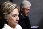 Vận đen “đeo bám” gia đình Clinton ngay đầu năm mới