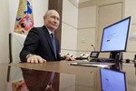 Ông Putin bỏ phiếu trực tuyến trong bầu cử Tổng thống Nga