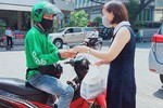 Hà Nội cho phép hơn 14.000 shipper hoạt động