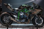 Soi chi tiết siêu môtô Kawasaki Ninja H2R giá 50.000 USD