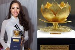 Hoa hậu Phạm Hương đấu giá sen vàng tại Miss Universe