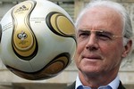 Vì sao “Hoàng đế” Beckenbauer bị pháp luật sờ gáy?